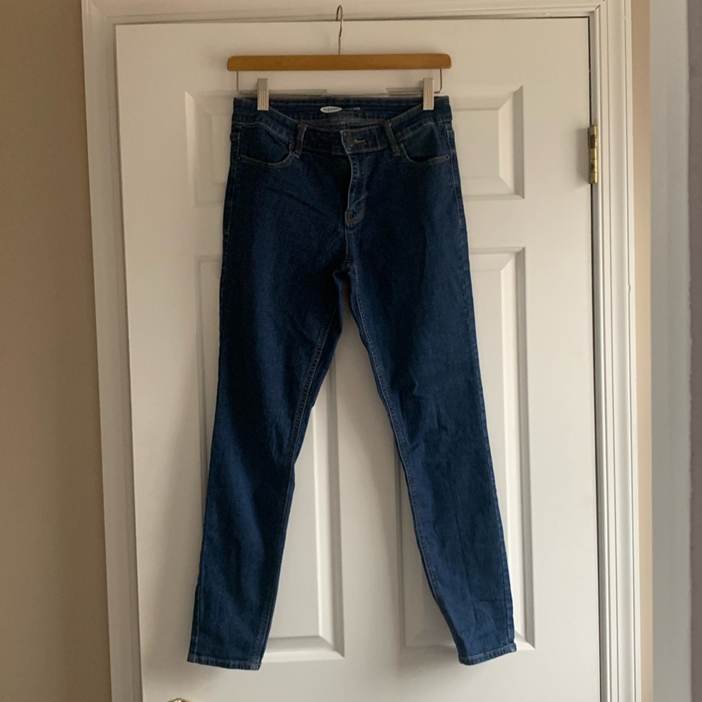 Dark wash super skinny jeans